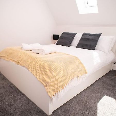 Orchid Lodge - Two Bed Generous Flat - Parking, Netflix, Wifi - Close To Blenheim Palace & Oxford - F4 كيدلينغتون المظهر الخارجي الصورة