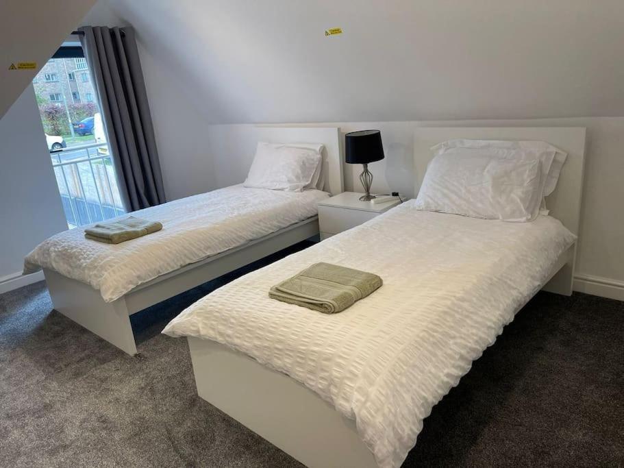 Orchid Lodge - Two Bed Generous Flat - Parking, Netflix, Wifi - Close To Blenheim Palace & Oxford - F4 كيدلينغتون المظهر الخارجي الصورة